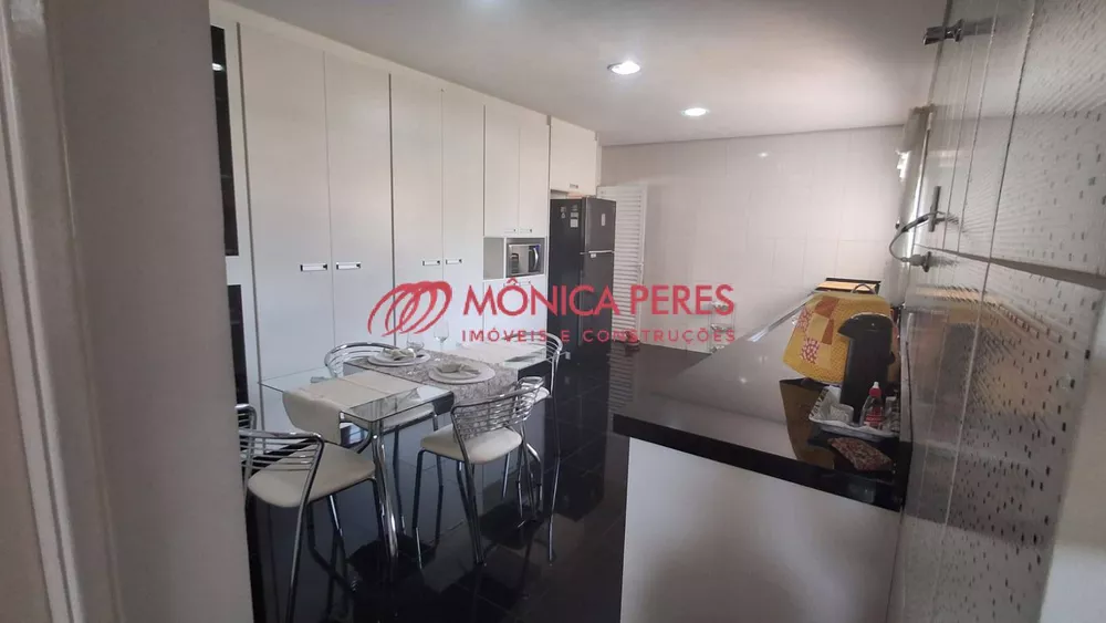 Casa à venda com 3 quartos, 393m² - Foto 4