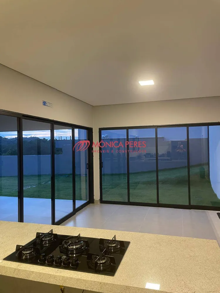 Casa, 3 quartos, 210 m² - Foto 1