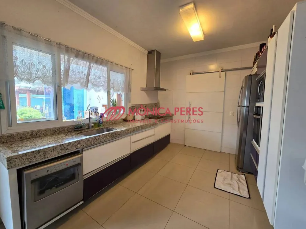 Casa, 3 quartos, 227 m² - Foto 3