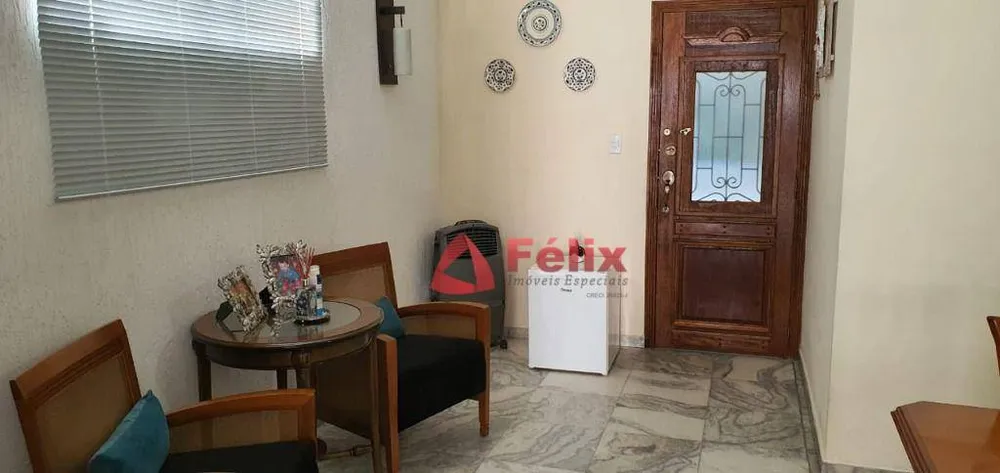 Casa, 5 quartos, 155 m² - Foto 1