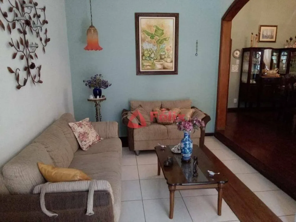 Sobrado, 4 quartos, 180 m² - Foto 1