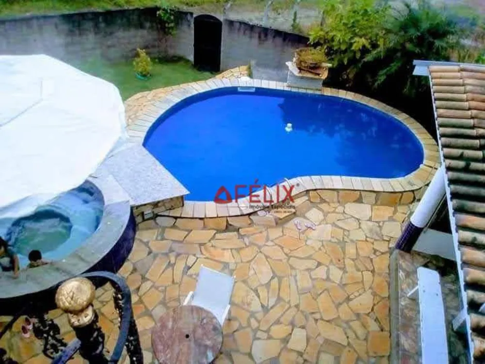 Casa, 4 quartos, 200 m² - Foto 1