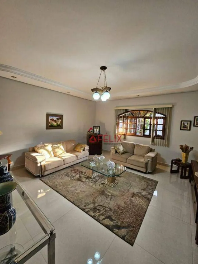 Sobrado, 4 quartos, 334 m² - Foto 1