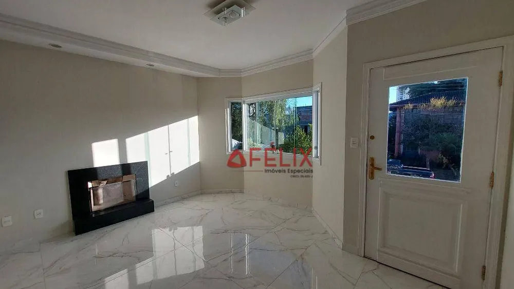 Sobrado, 3 quartos, 245 m² - Foto 1