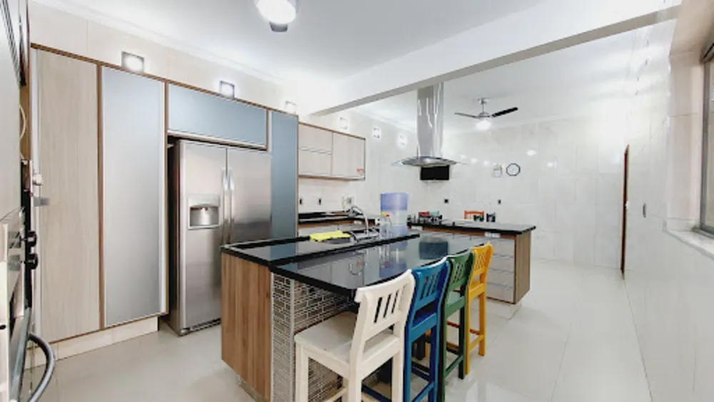 Sobrado, 3 quartos, 270 m² - Foto 1