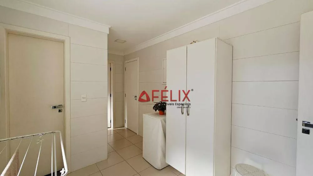 Apartamento, 3 quartos, 196 m² - Foto 1
