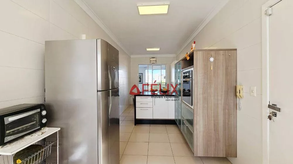 Apartamento, 3 quartos, 196 m² - Foto 10