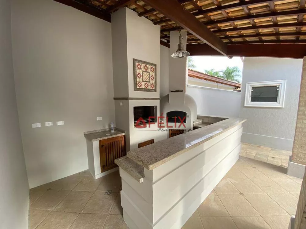 Casa de Condomínio à venda com 3 quartos, 250m² - Foto 1