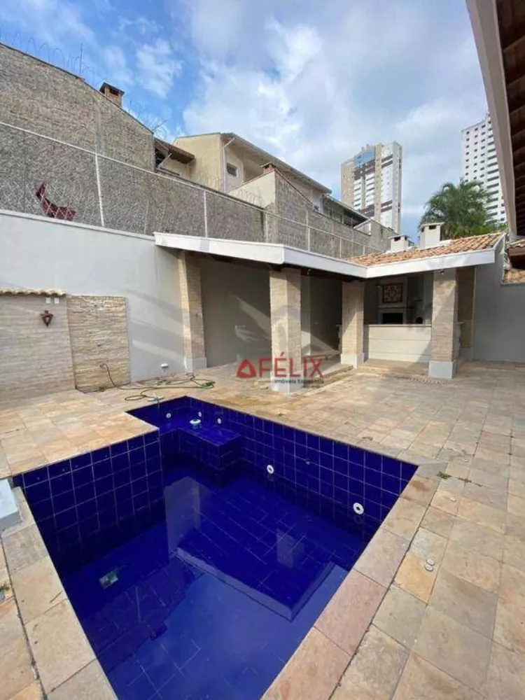 Casa de Condomínio à venda com 3 quartos, 250m² - Foto 3