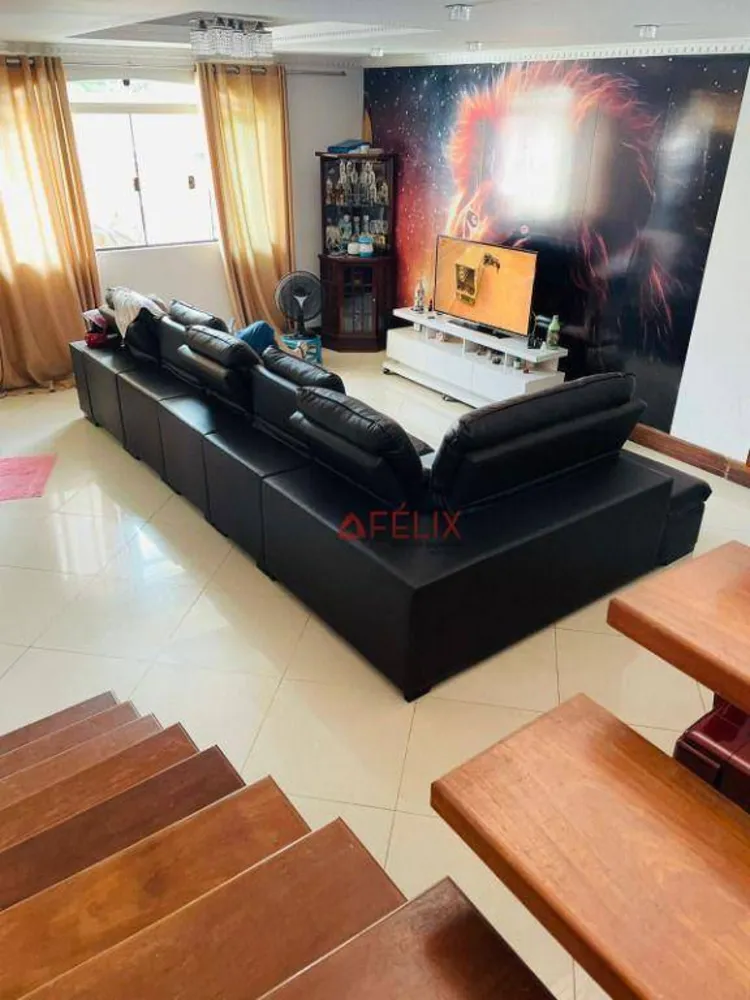 Casa, 3 quartos, 252 m² - Foto 1