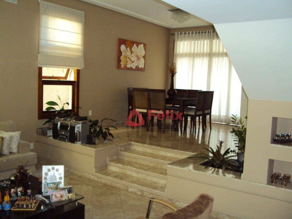 Sobrado, 3 quartos, 389 m² - Foto 1