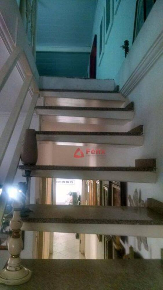 Casa à venda com 3 quartos, 66m² - Foto 4