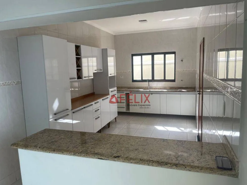 Sobrado, 4 quartos, 240 m² - Foto 3