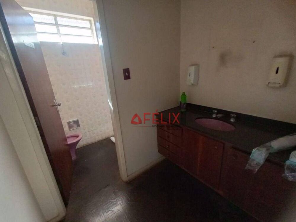 Casa à venda e aluguel com 5 quartos, 250m² - Foto 2