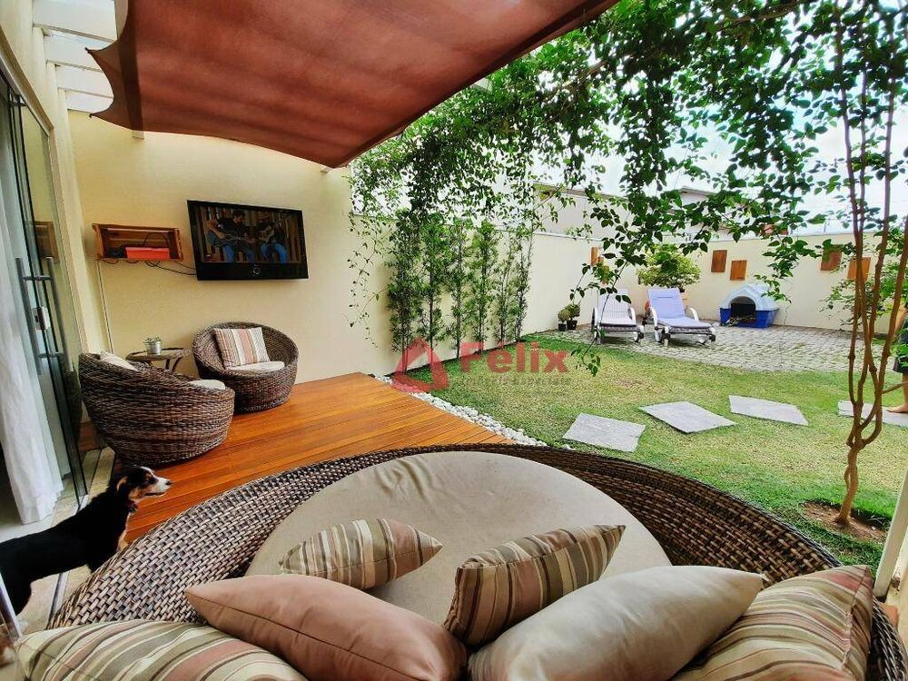 Casa de Condomínio à venda com 3 quartos, 237m² - Foto 1