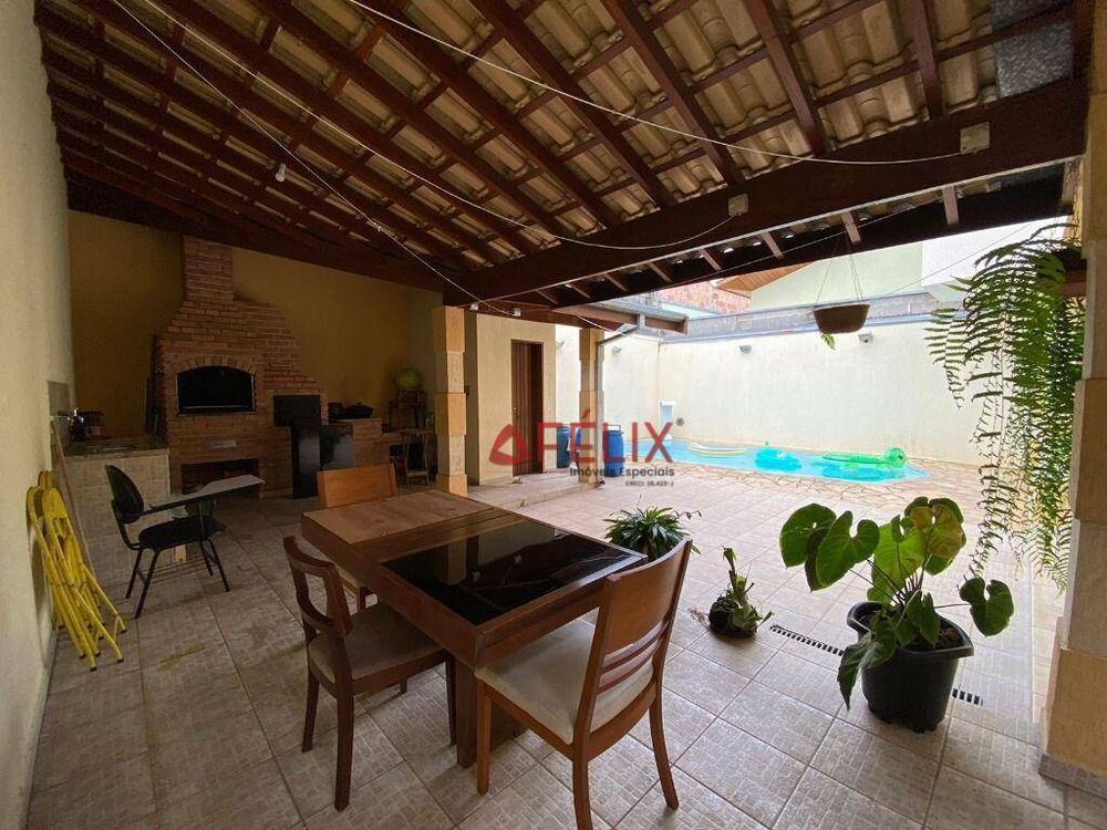 Casa, 3 quartos, 355 m² - Foto 3