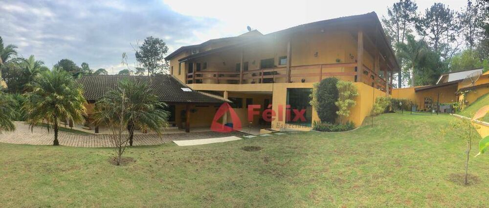 Sobrado à venda com 5 quartos, 560m² - Foto 2
