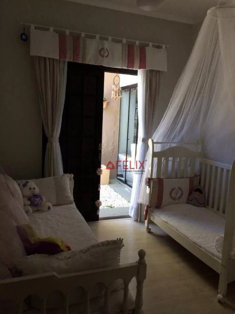 Casa, 3 quartos, 260 m² - Foto 1
