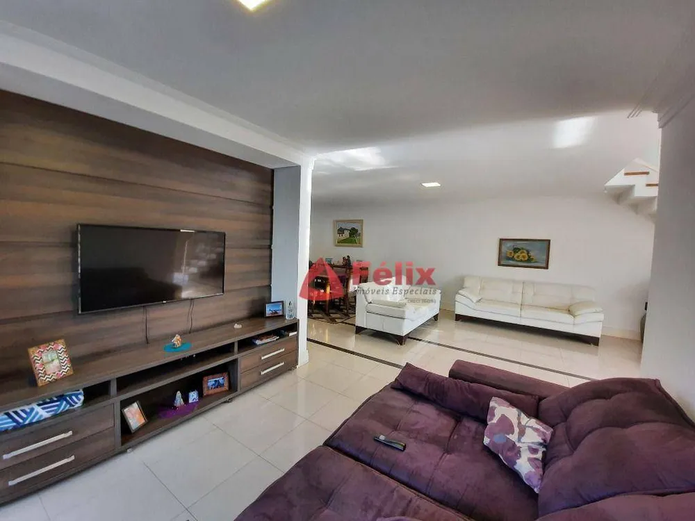 Sobrado, 3 quartos, 280 m² - Foto 1