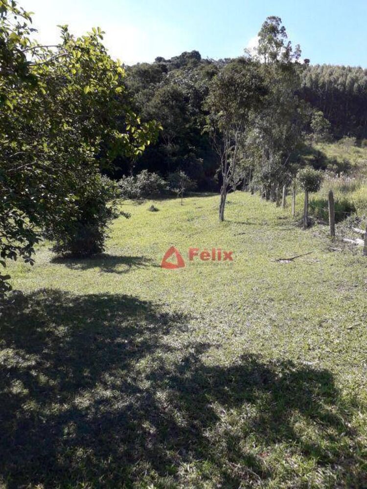 Chácara à venda com 2 quartos, 90m² - Foto 1