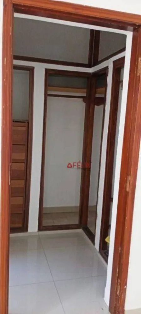 Casa, 3 quartos, 200 m² - Foto 11
