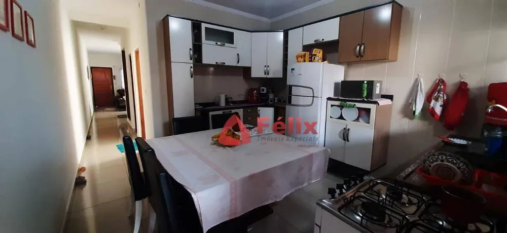 Casa, 3 quartos, 250 m² - Foto 8