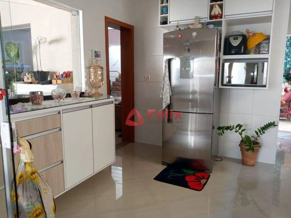 Sobrado, 3 quartos, 270 m² - Foto 13