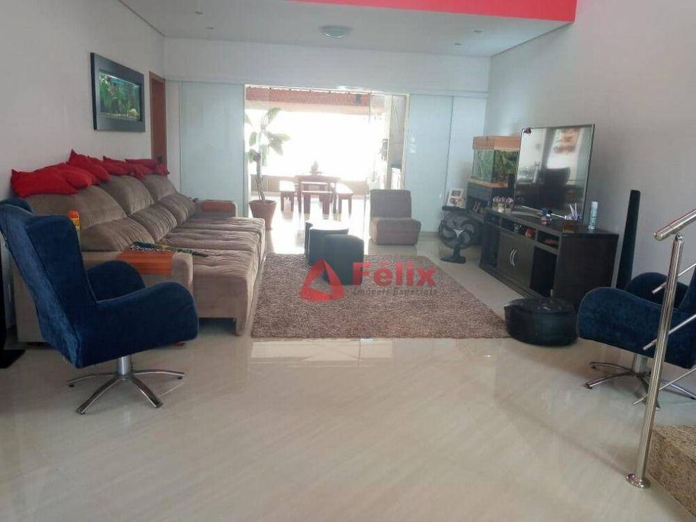Sobrado, 3 quartos, 270 m² - Foto 1