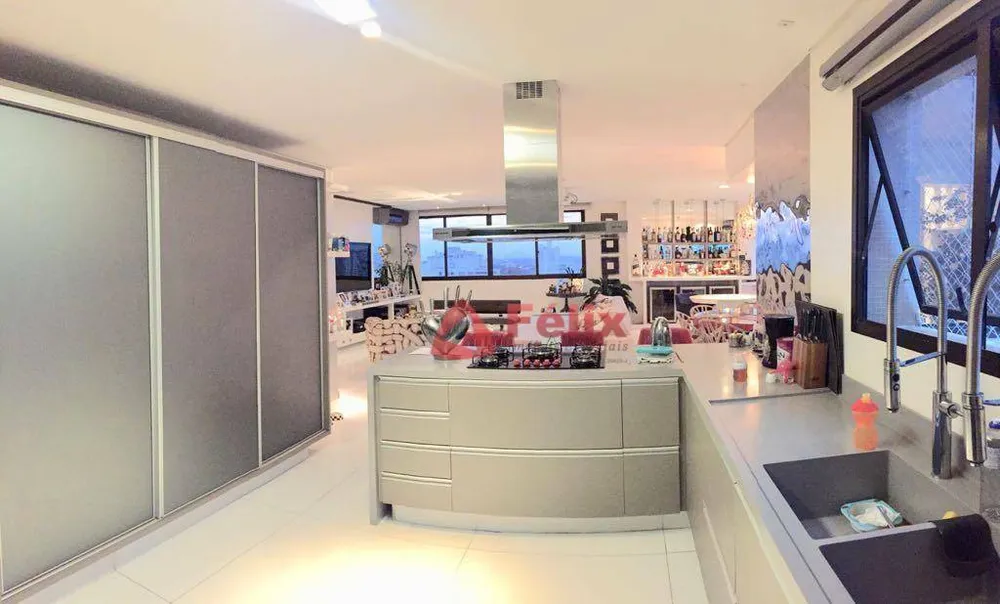 Apartamento, 3 quartos, 265 m² - Foto 2