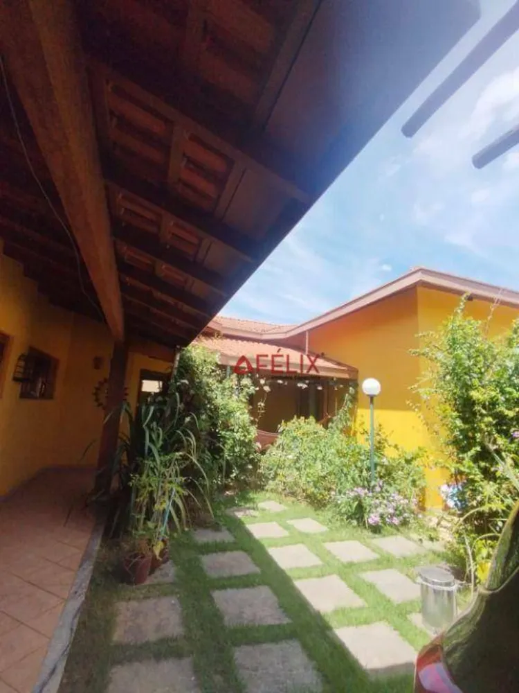 Casa, 3 quartos, 220 m² - Foto 1