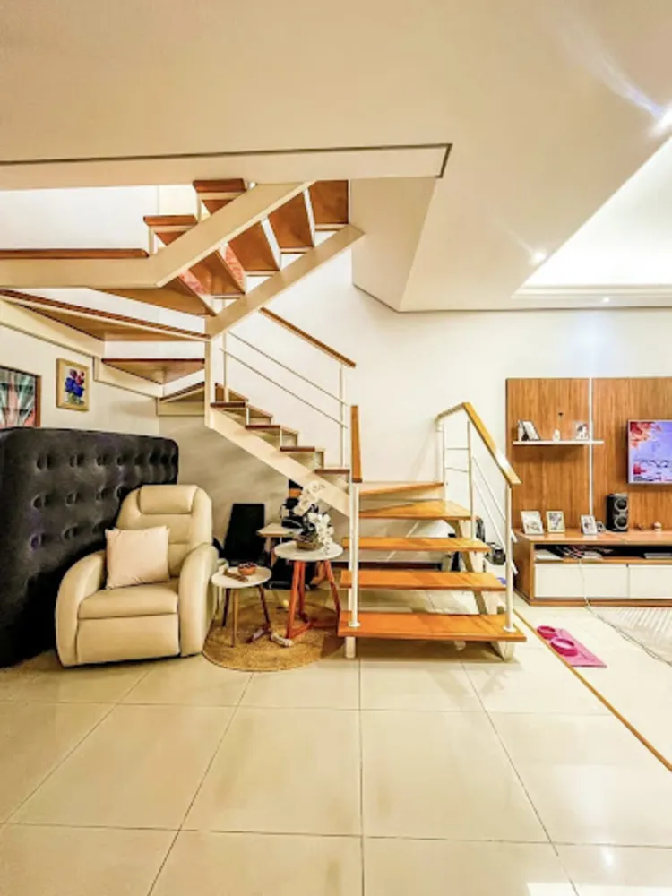 Sobrado, 3 quartos, 210 m² - Foto 1