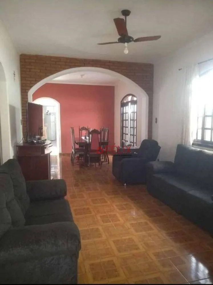 Casa, 3 quartos, 200 m² - Foto 4