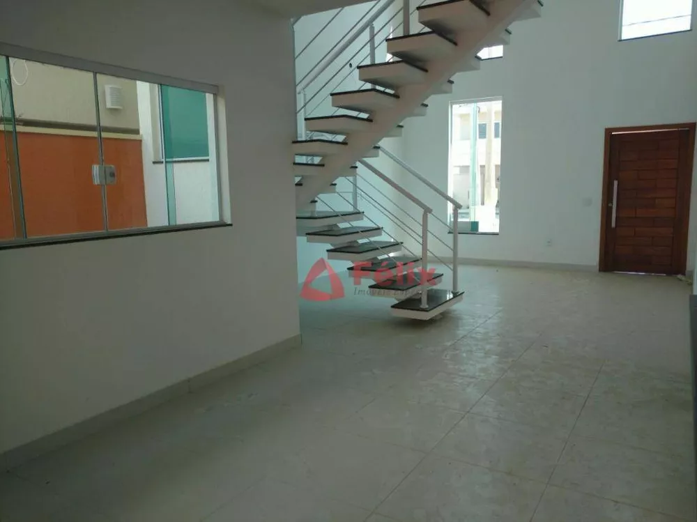 Sobrado, 3 quartos, 215 m² - Foto 1