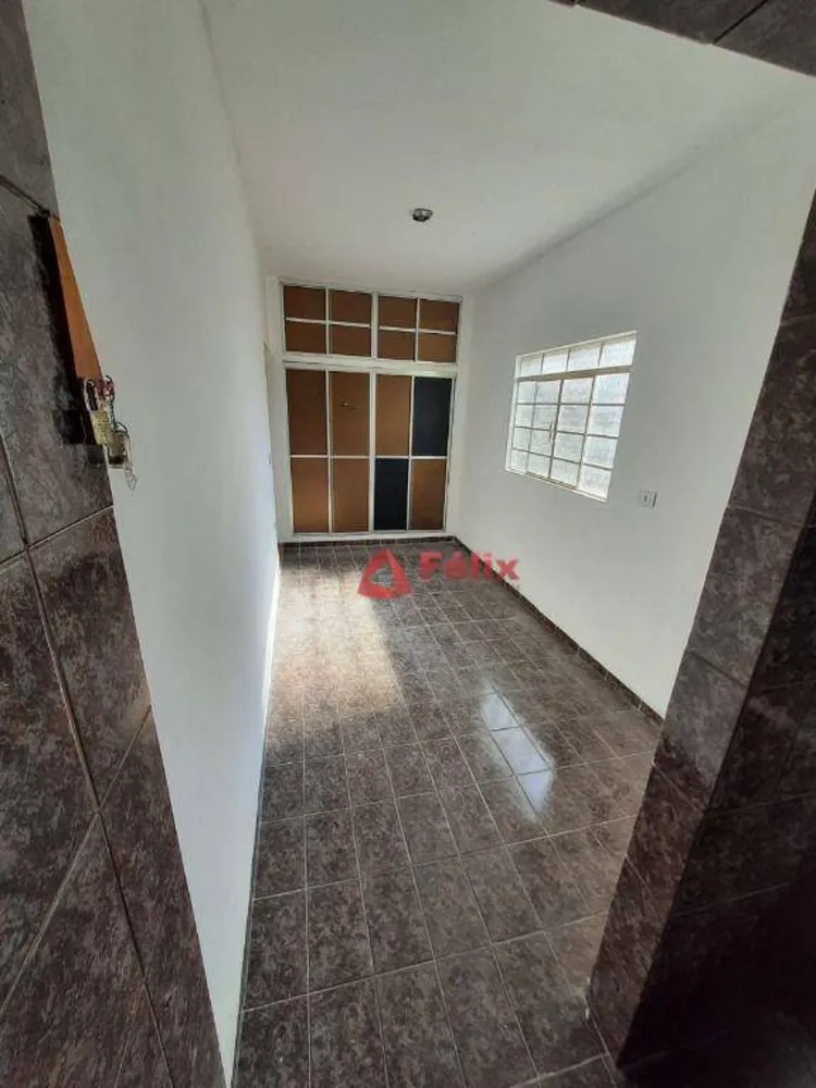 Casa, 4 quartos, 190 m² - Foto 4
