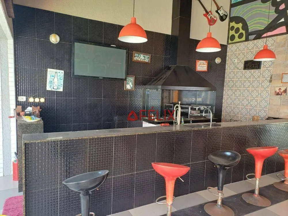 Casa, 3 quartos, 245 m² - Foto 4