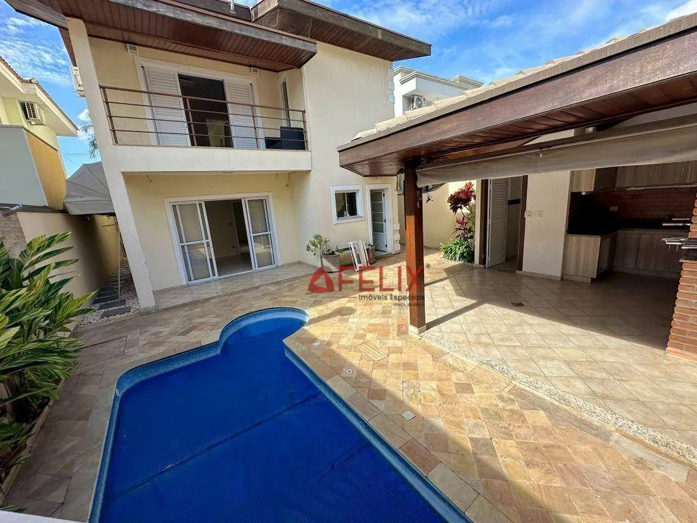 Sobrado, 3 quartos, 244 m² - Foto 1