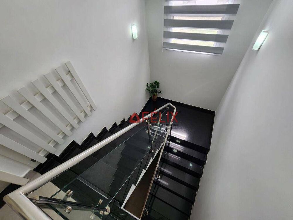 Sobrado, 4 quartos, 223 m² - Foto 3