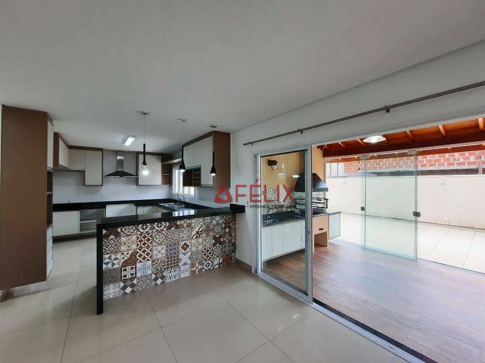 Sobrado, 4 quartos, 223 m² - Foto 1