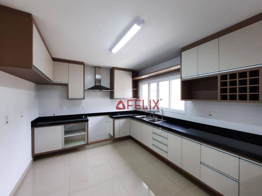 Sobrado, 4 quartos, 223 m² - Foto 2