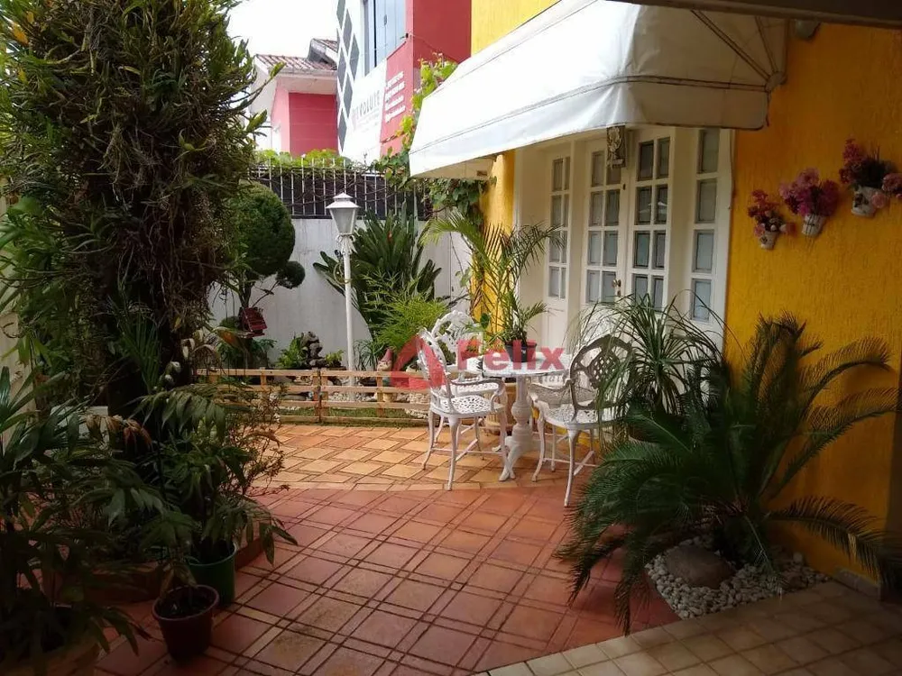 Casa, 3 quartos, 210 m² - Foto 1