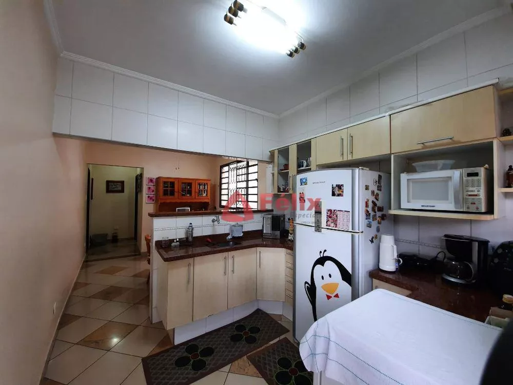 Casa, 4 quartos, 190 m² - Foto 2