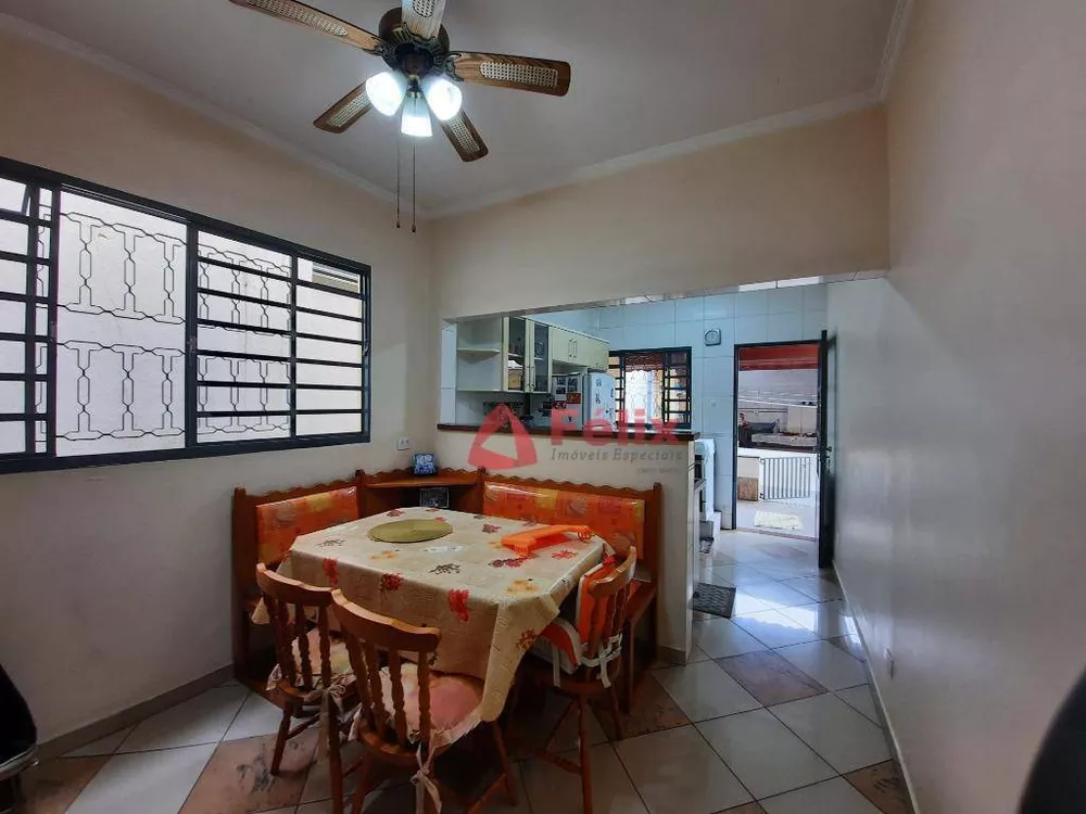 Casa, 4 quartos, 190 m² - Foto 1