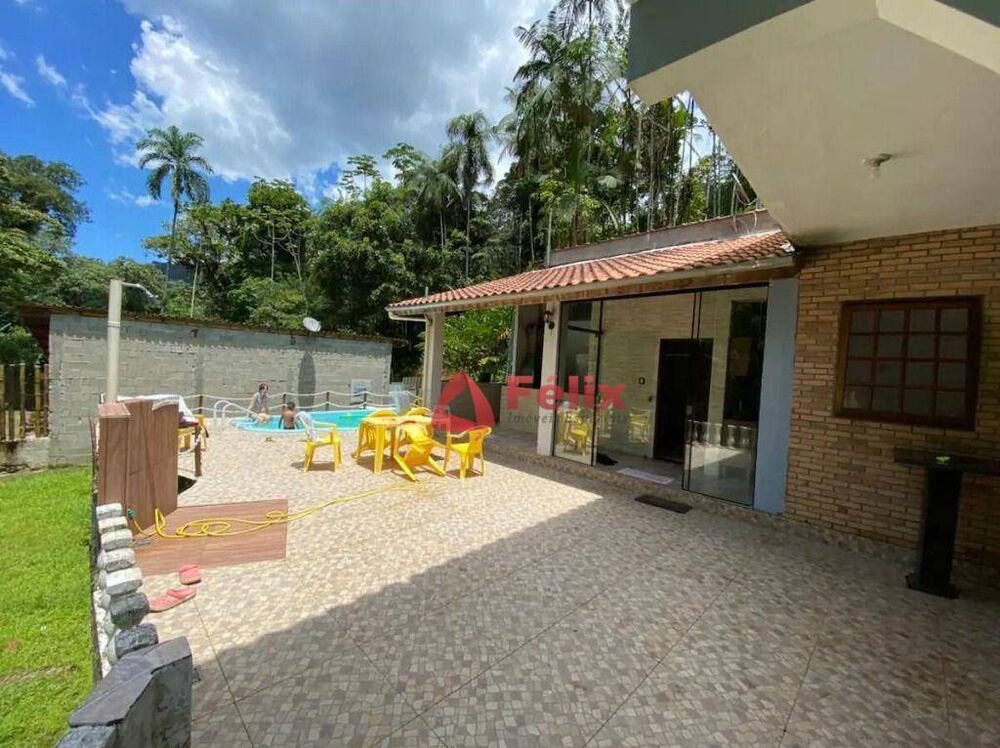 Sobrado, 3 quartos, 352 m² - Foto 1