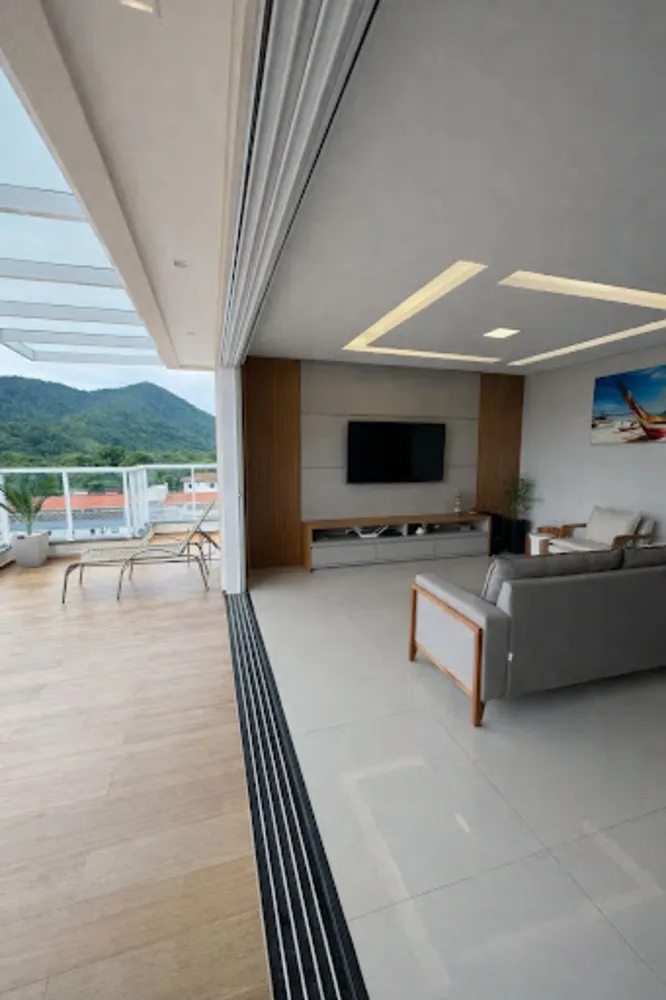 Cobertura, 3 quartos, 210 m² - Foto 2