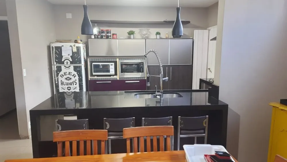 Casa, 2 quartos, 180 m² - Foto 1
