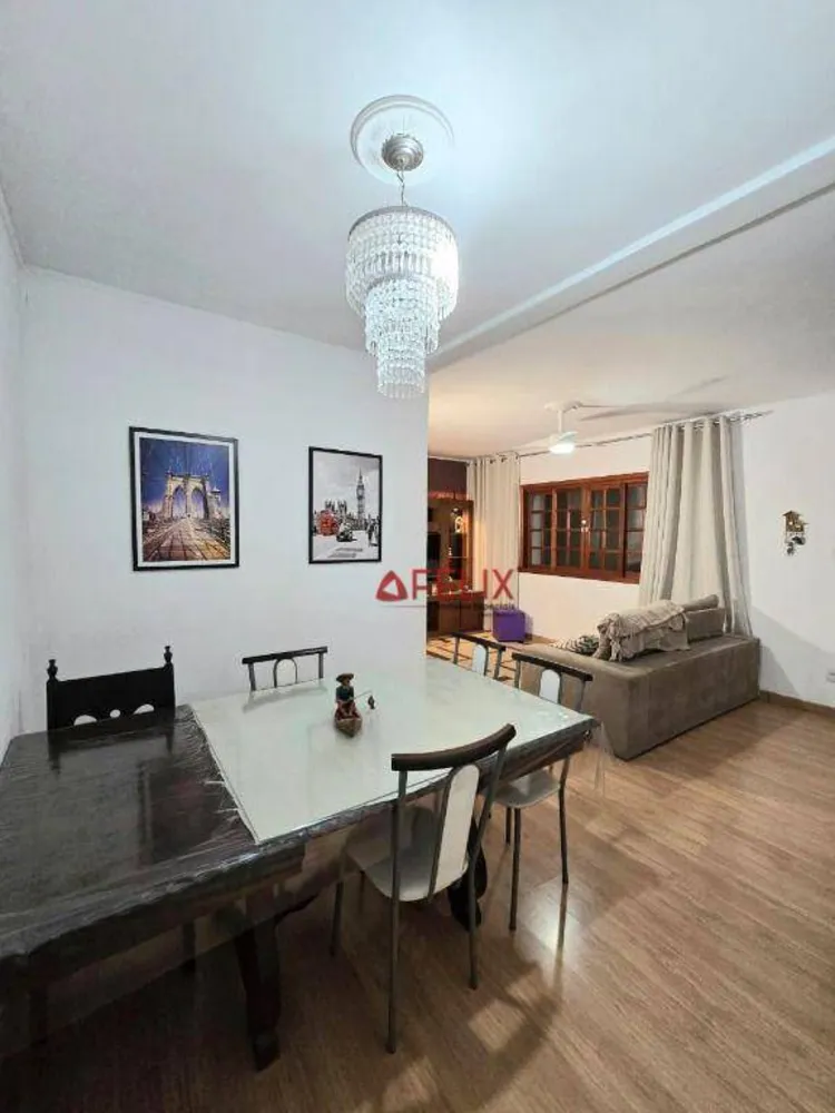 Casa, 3 quartos, 210 m² - Foto 10