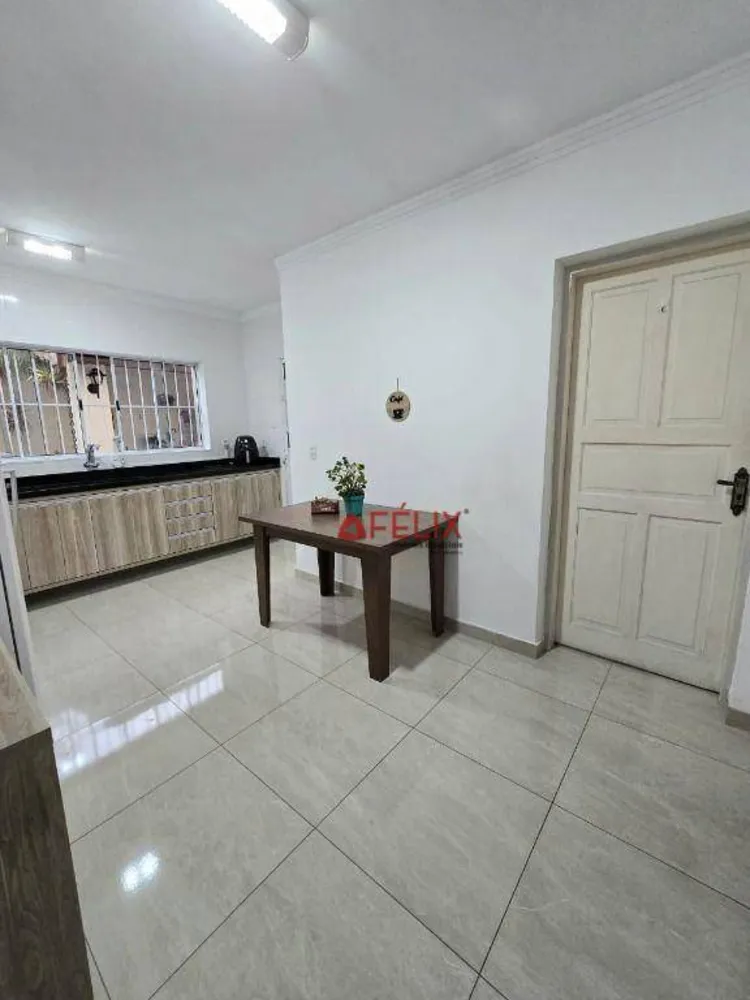 Casa, 3 quartos, 210 m² - Foto 4