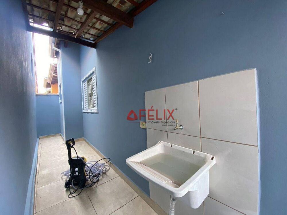 Casa à venda com 2 quartos, 80m² - Foto 2