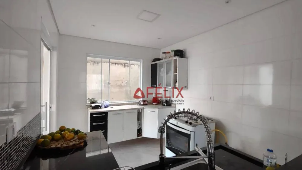 Sobrado, 4 quartos, 272 m² - Foto 1