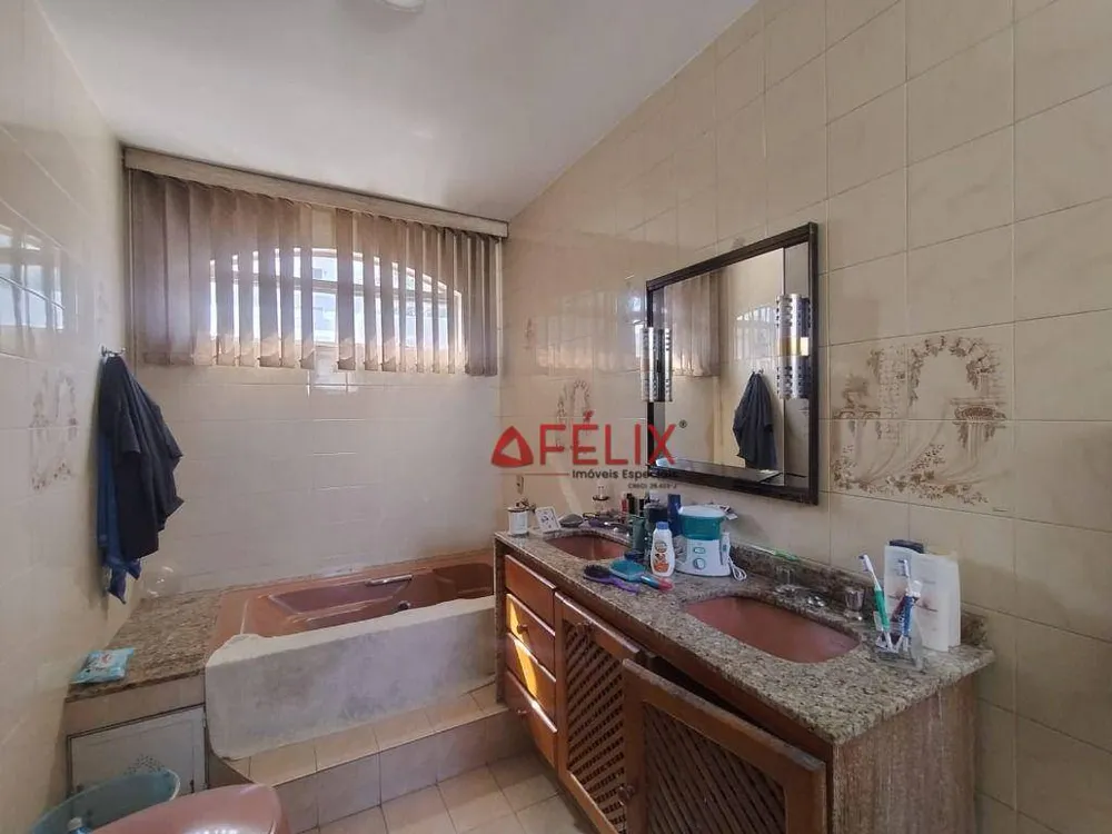 Sobrado, 5 quartos, 262 m² - Foto 1